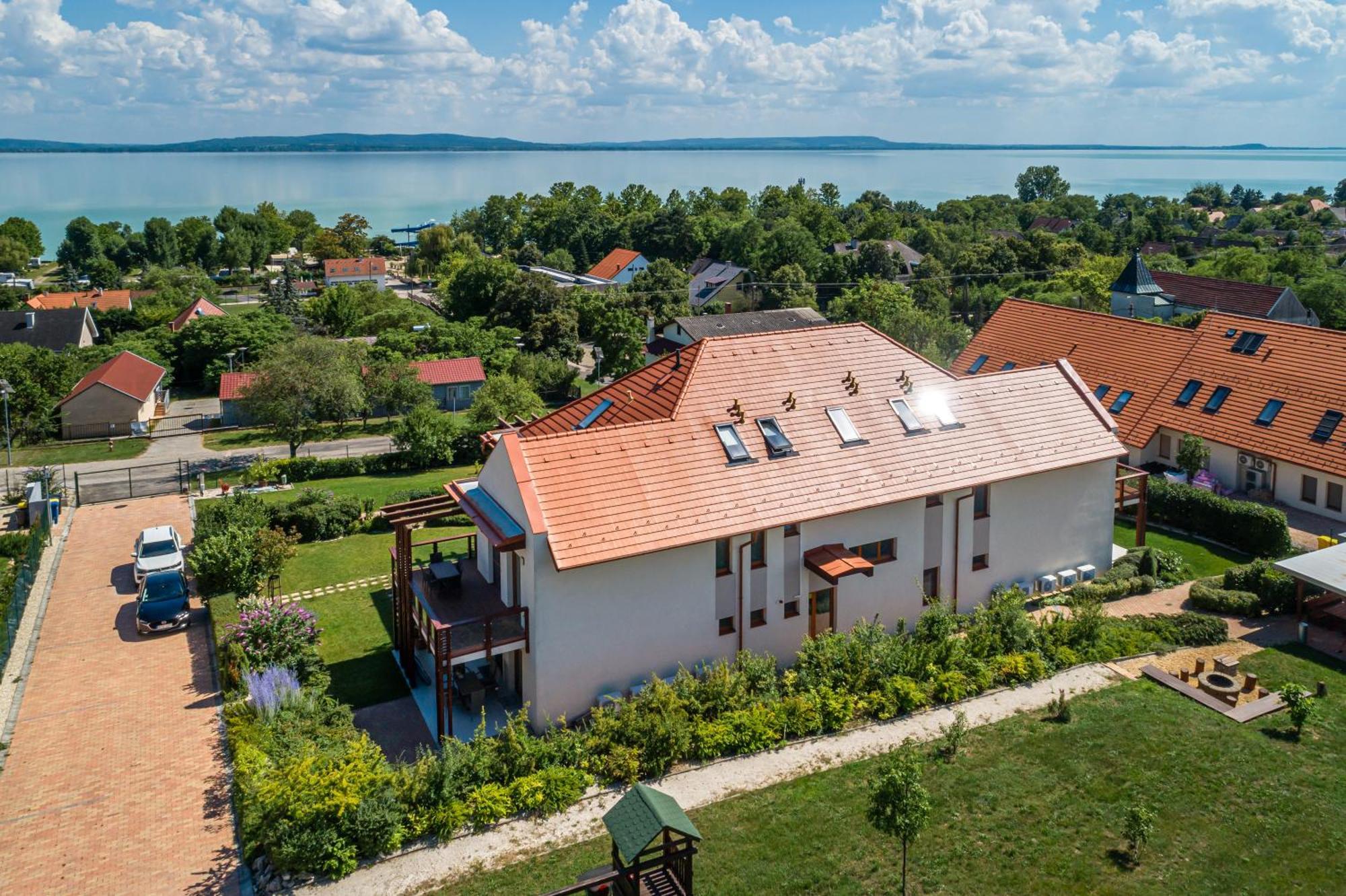 Aranymandula Apartmanok Balatonakali Exterior photo