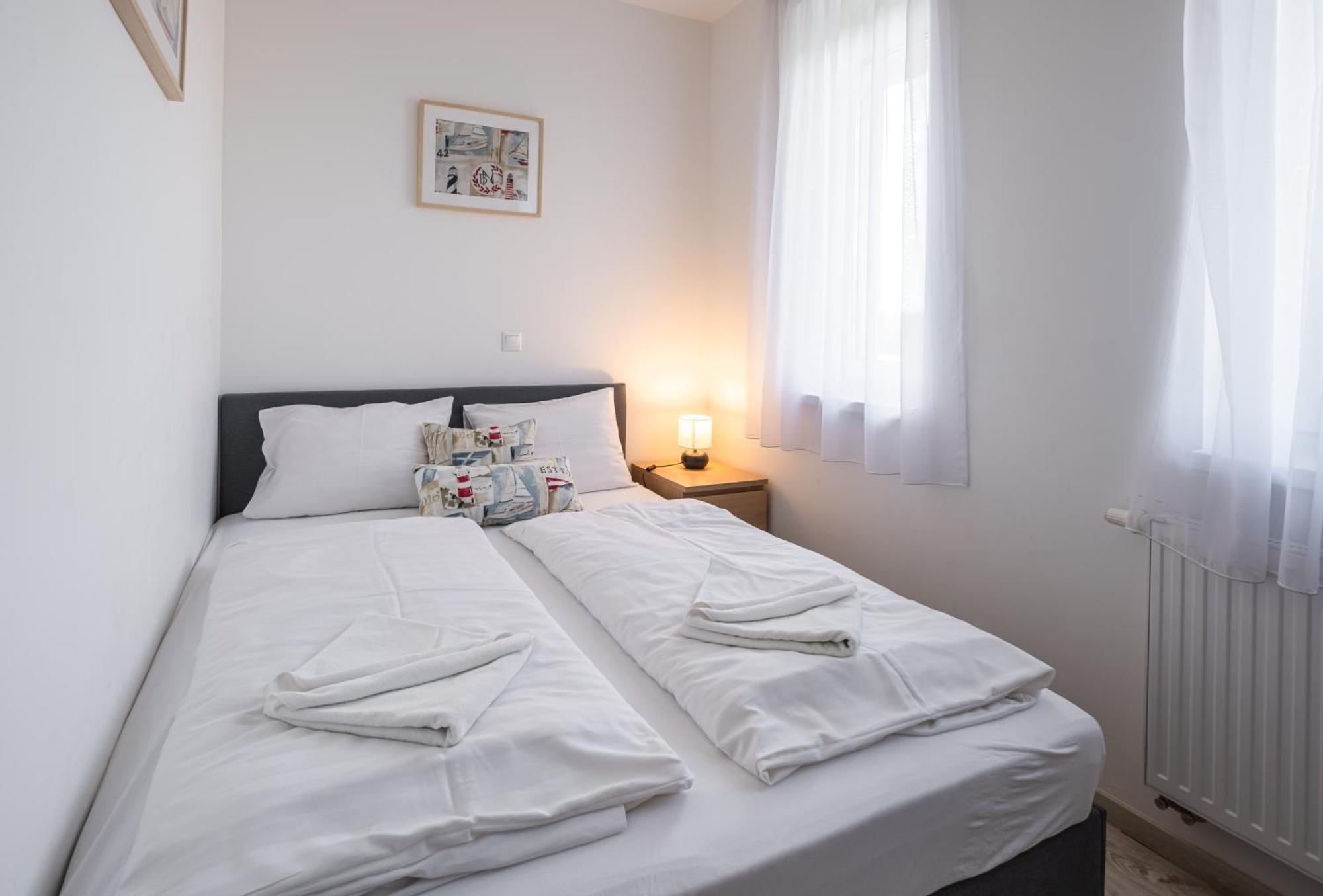 Aranymandula Apartmanok Balatonakali Exterior photo