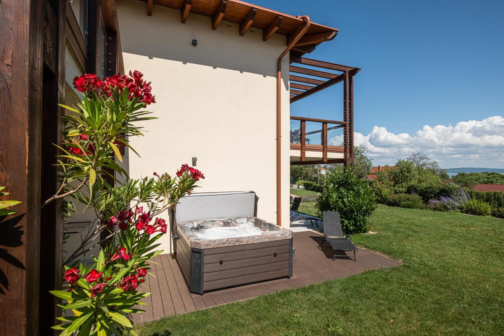 Aranymandula Apartmanok Balatonakali Exterior photo