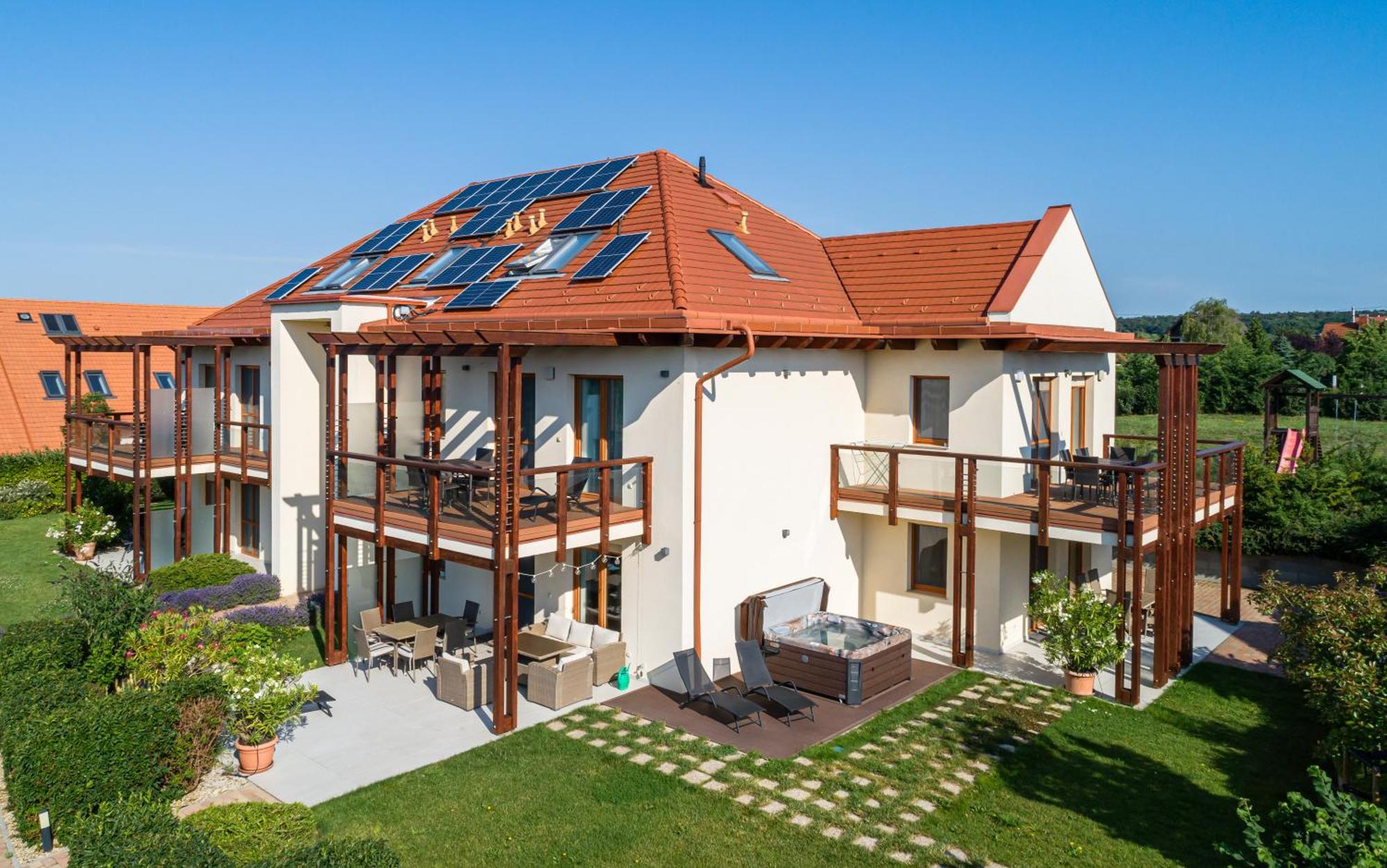 Aranymandula Apartmanok Balatonakali Exterior photo